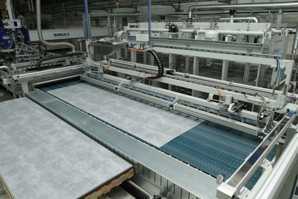 Nowa linia produkcyjna w fabryce Pfleiderer w Wieruszowie. Fot. Pfleiderer